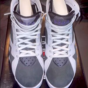 Jordan’s 7. Size 8 in men. White and gray